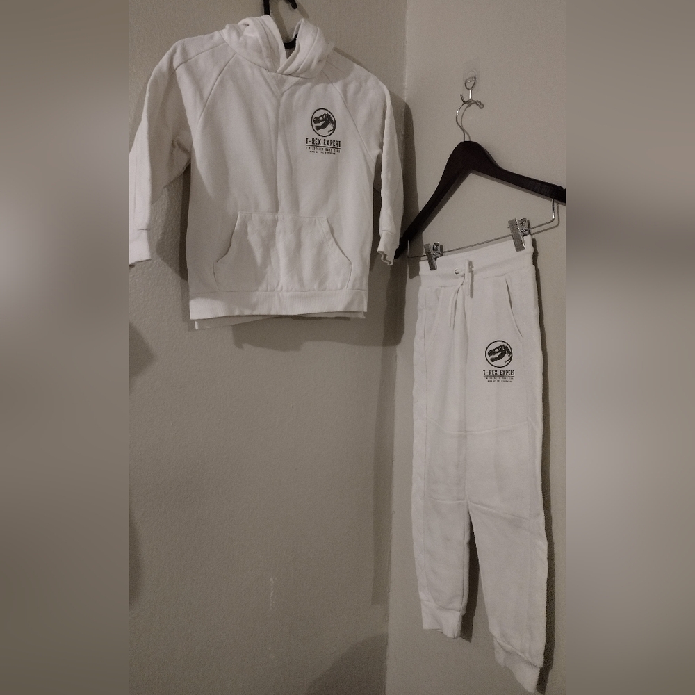 2 piece boys off-white jogger set